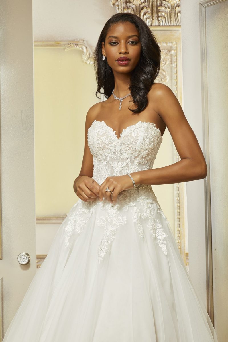 Abiti Sposa_Pizzo e Romantico_51852_MORILEE