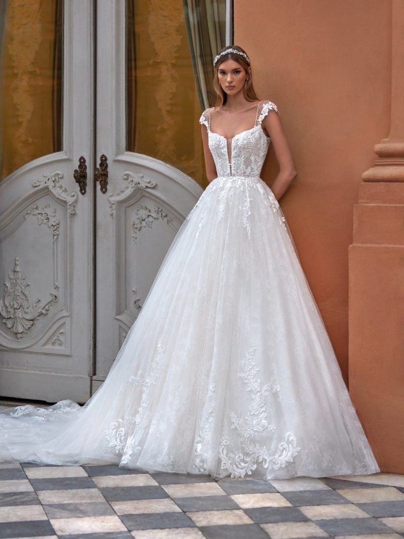 Abiti Sposa_Pizzo e Romantico_ALDARI_NICOLE SPOSE