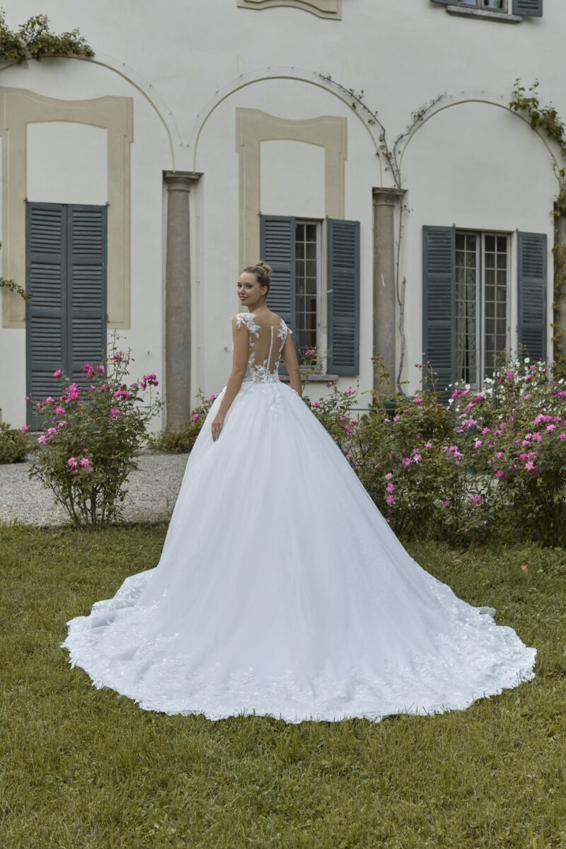 Abiti Sposa_Pizzo e Romantico_4248_VELA SPOSA