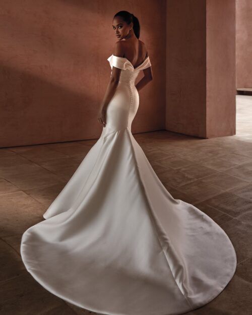 Abiti Sposa_Sirene e Scivolati_AVONIA_PRONOVIAS